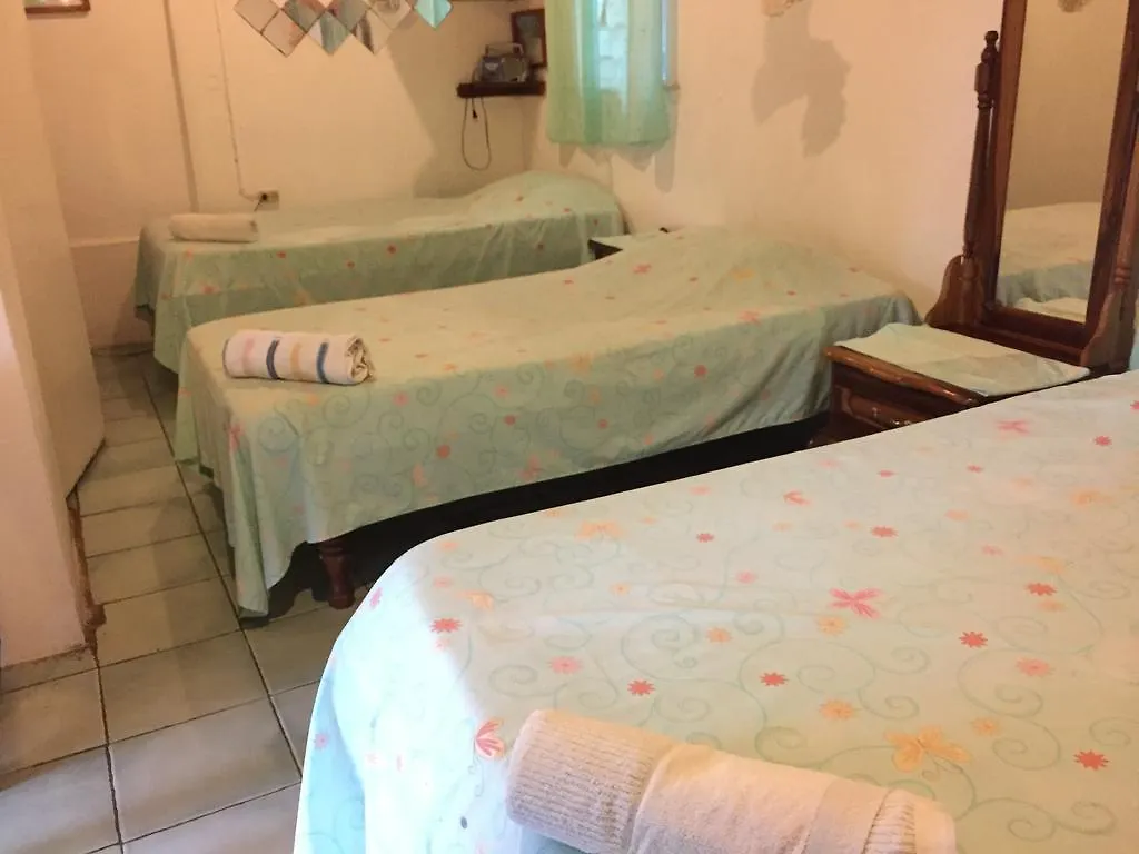 Drapers San Guest House 安东尼奥港 牙买加